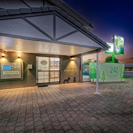 Chalet Motor Inn Bundaberg Exterior photo