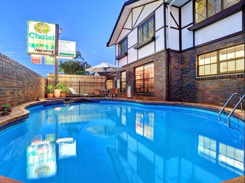 Chalet Motor Inn Bundaberg Exterior photo