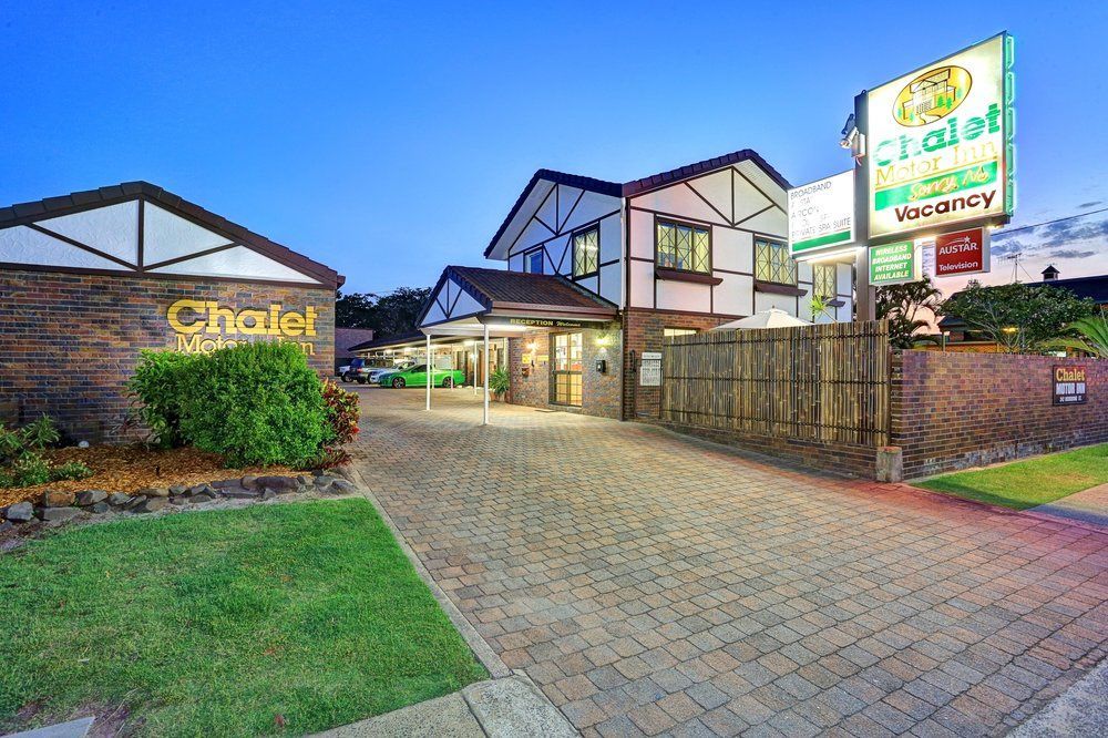 Chalet Motor Inn Bundaberg Exterior photo