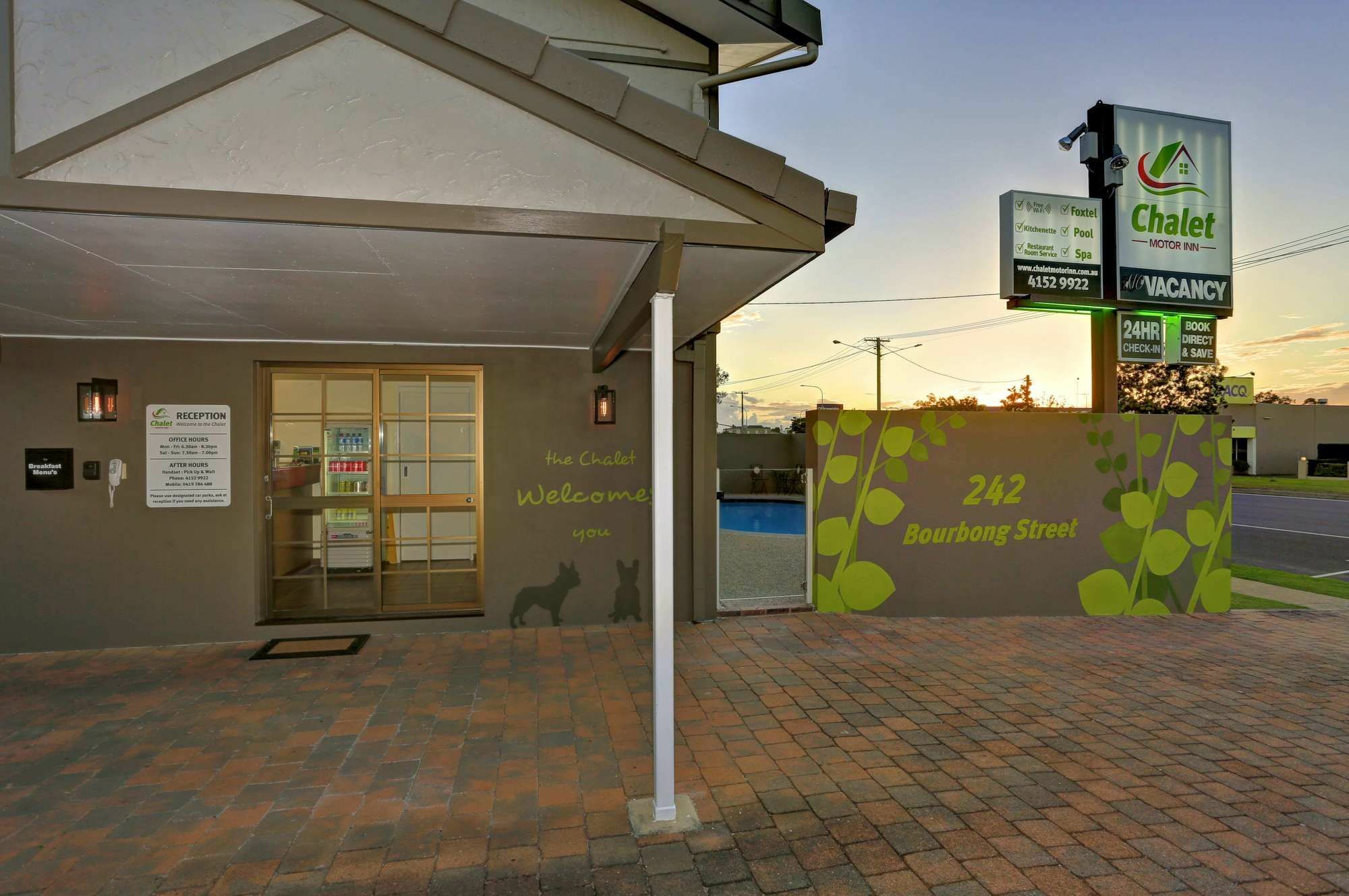 Chalet Motor Inn Bundaberg Exterior photo